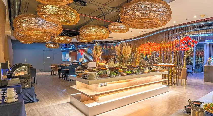 VELA Dhi GLOW Pratunam