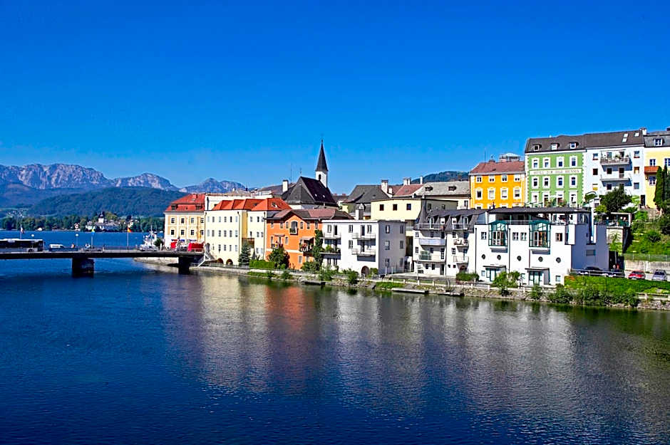 Keramikhotel Goldener Brunnen
