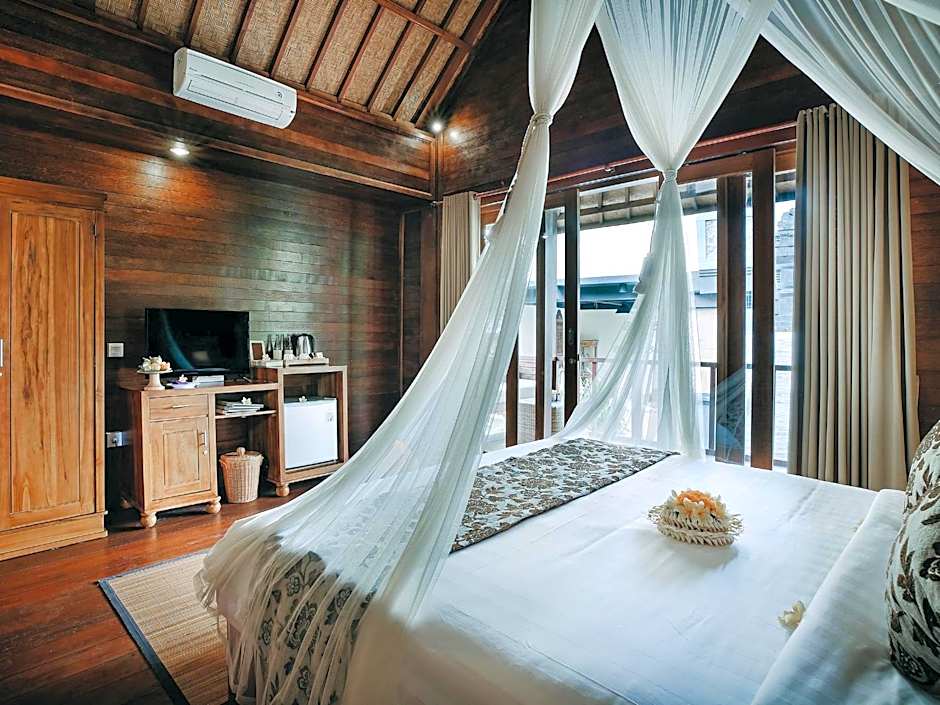 Bale Gede Lembongan