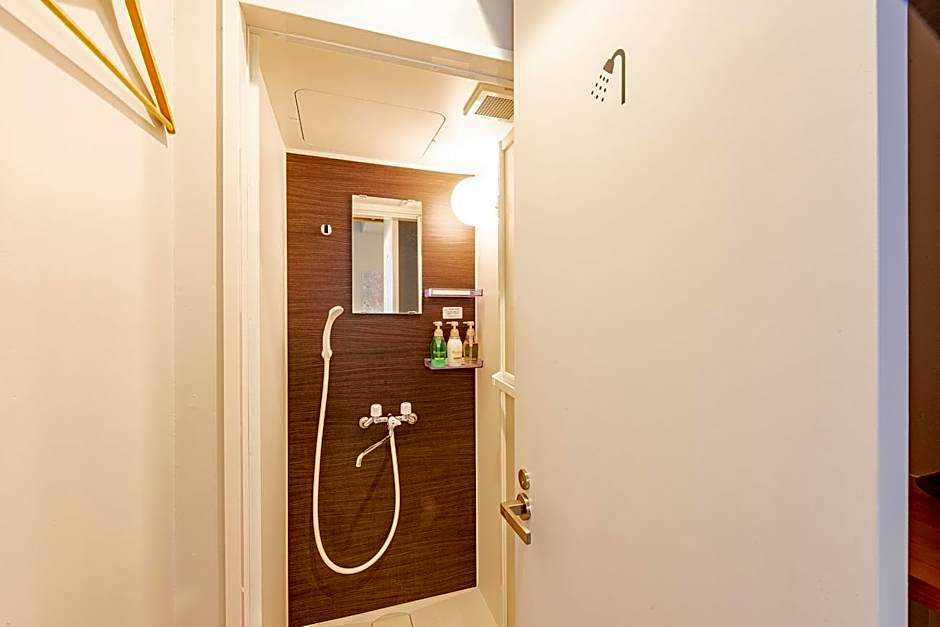 plat hostel keikyu asakusa station