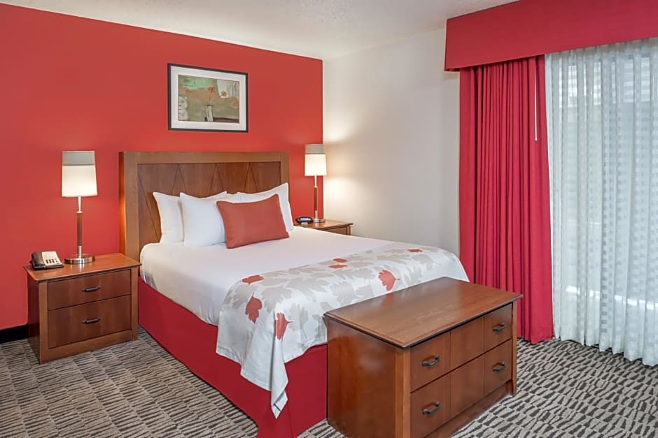 Value Suites Extended Stay - St Louis