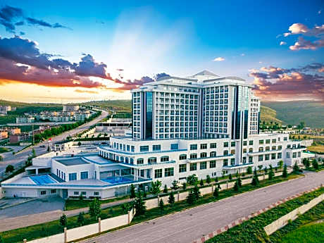 Alusso Thermal Hotel Spa & Convention Center