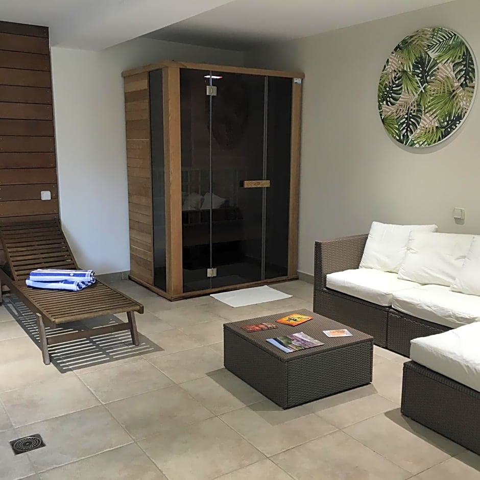 Logis Hotel La Bastide des Monges