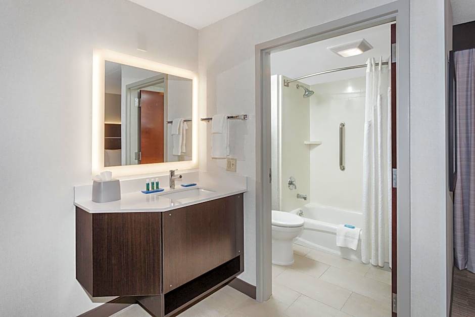 Holiday Inn Express & Suites South Portland By IHG