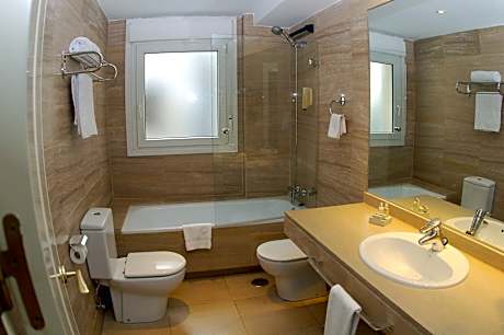 Suite Two King Beds