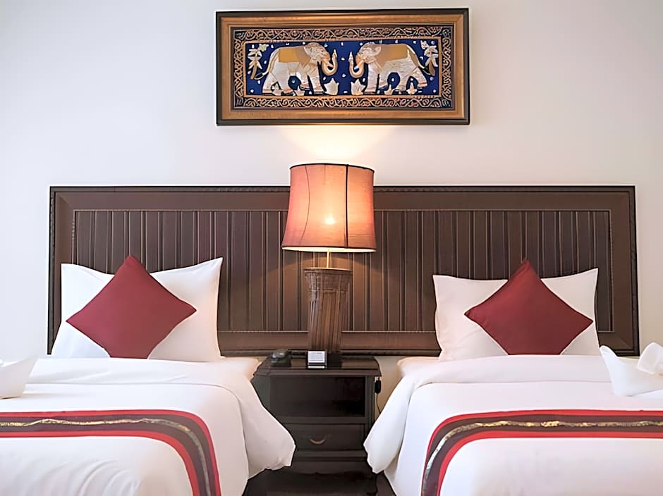 True Siam Rangnam Hotel