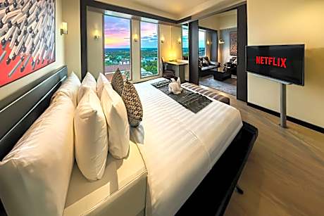 Executive Suite Smoking