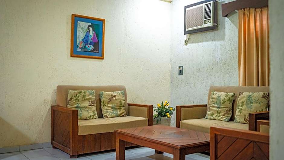 Suites del Sol Hotel & Apartments