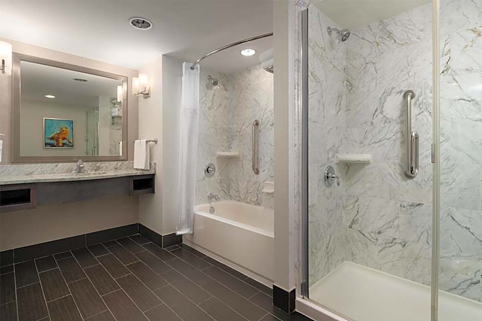 Hilton Garden Inn Charleston Waterfront/Downtown