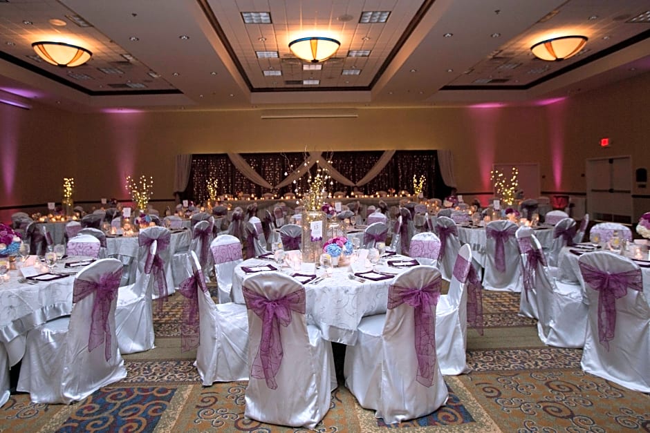 Holiday Inn Conference Center Marshfield By IHG