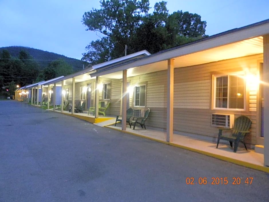 Howard Johnson by Wyndham Lake George