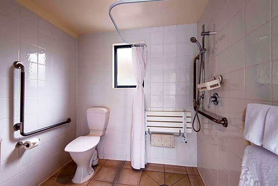 298 Westside Motor Lodge