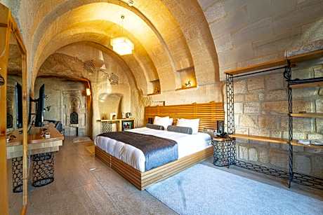 Premium Cave Suite