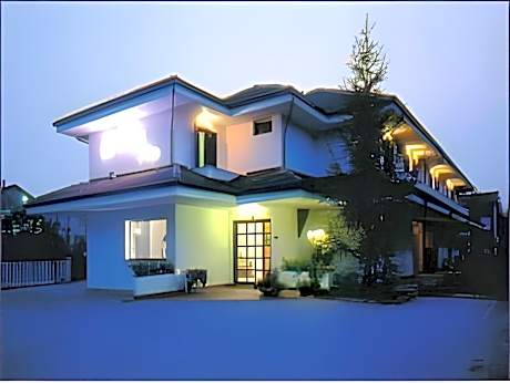 La Villa - Sure Hotel Collection by Best Western