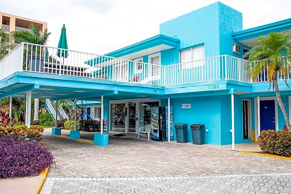 The Bayside Inn & Marina