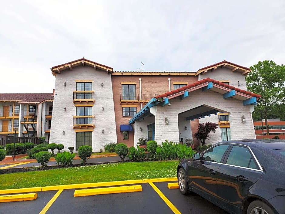 Days Inn by Wyndham Richmond/South