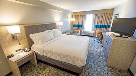 King Room - Hearing Accessible - Non-Smoking