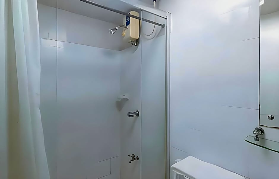 El Rico Suite Makati by RedDoorz