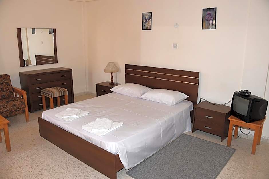 Odysseas & Eleni Hotel Apartments