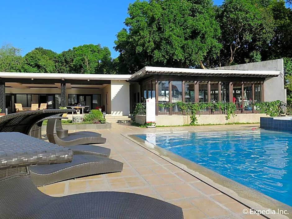 Pontefino Hotel And Residences