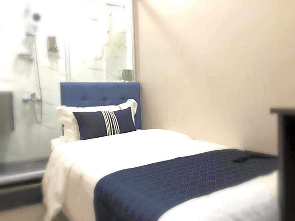 Photo 1 of 11 of Single Room
