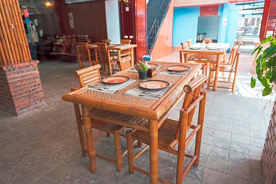 Ruby Riverside Hotel & Hostel