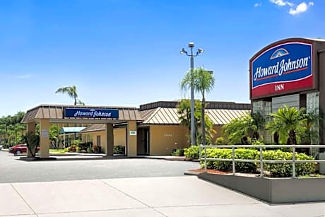 Howard Johnson by Wyndham Winter Haven FL