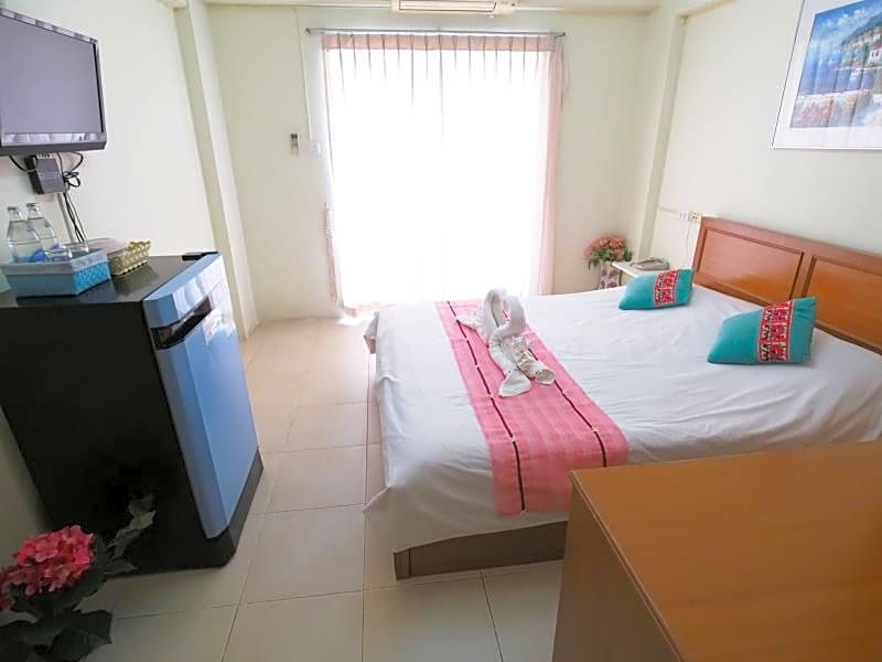 Thanapa Place – Bangkok, NY