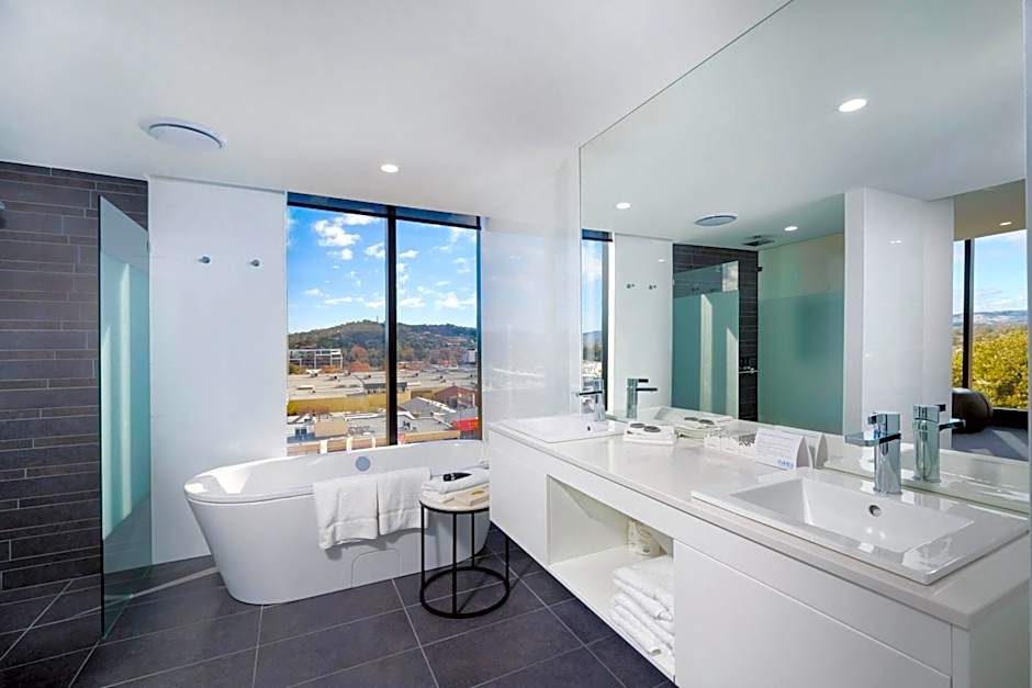 Mantra Albury