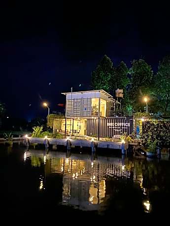 BOX COFFICE ROOM CABIN