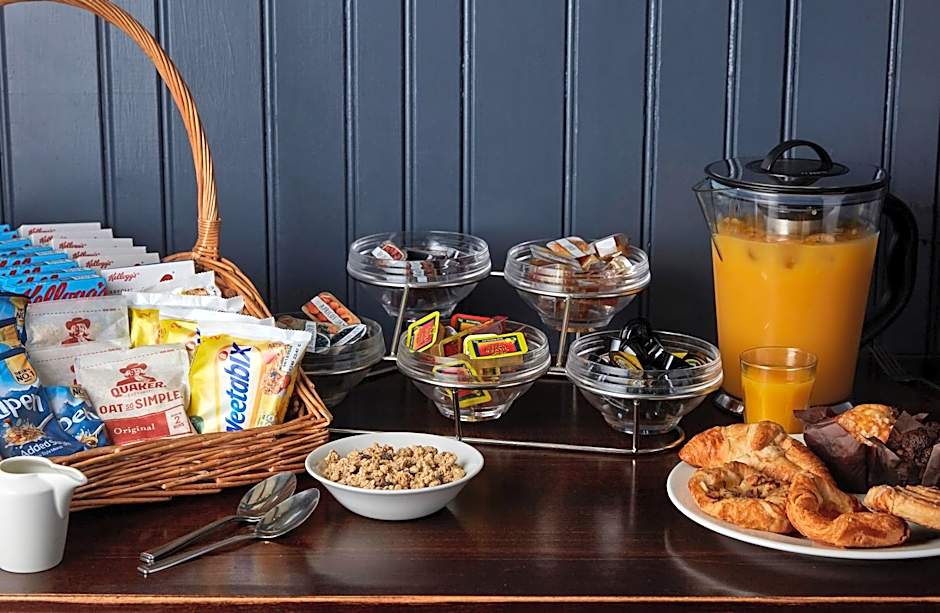 Wee Waif by Greene King Inns