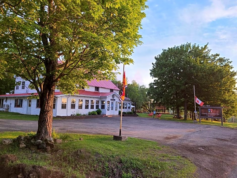 Crabbe Mountain Inn
