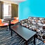 Howard Johnson by Wyndham Houston Hobby Airport