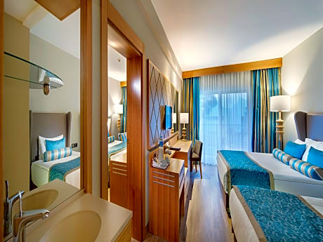 CONNECTION FAMILY LAND VIEW