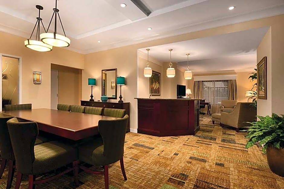 Embassy Suites by Hilton Orlando Lake Buena Vista South