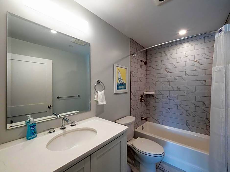 Long Beach Suites