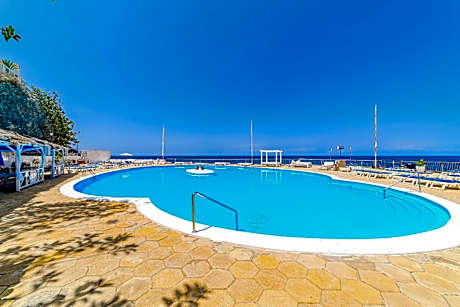 Ocean Breeze Apartments