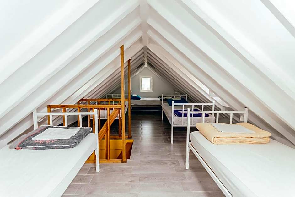 Booze & Snooze Social Hostel