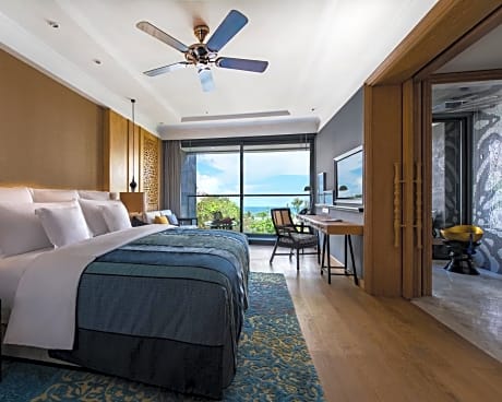 Standard King Room with Partial Ocean View