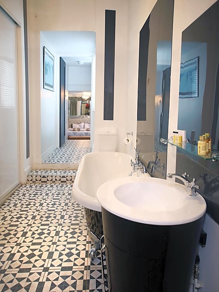 The Wellington Restaurant and Bar