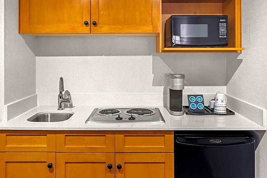 Best Western Plus Langley Inn