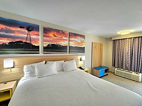 King Room - Non-Smoking