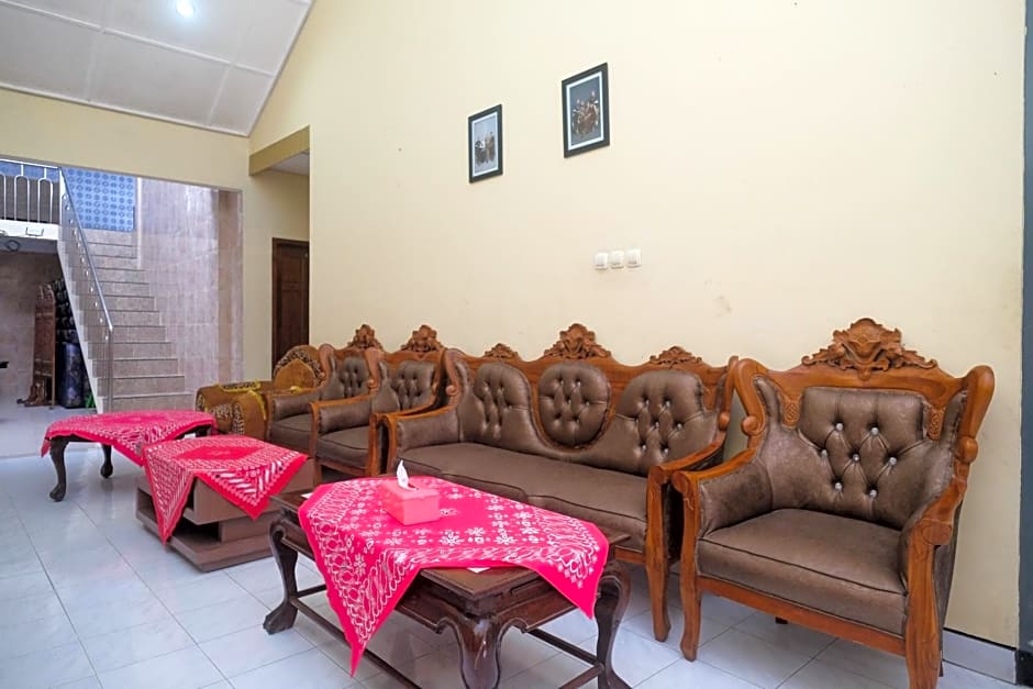 RedDoorz near Candi Ratu Boko 2