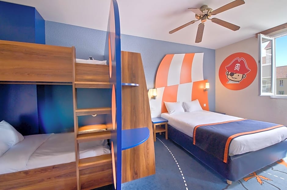Explorers Hotel At Disneyland Paris