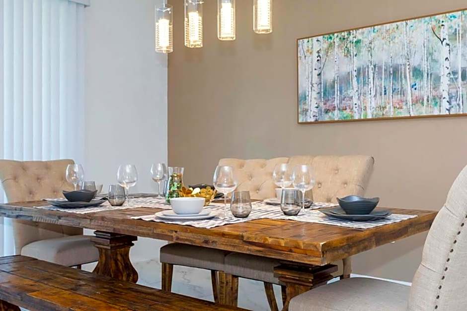 Super nice and spacious 9BDR home