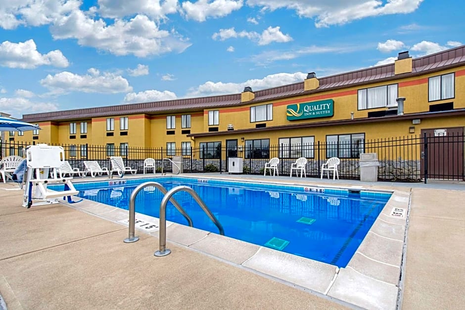 Quality Inn & Suites Brownsburg - Indianapolis West