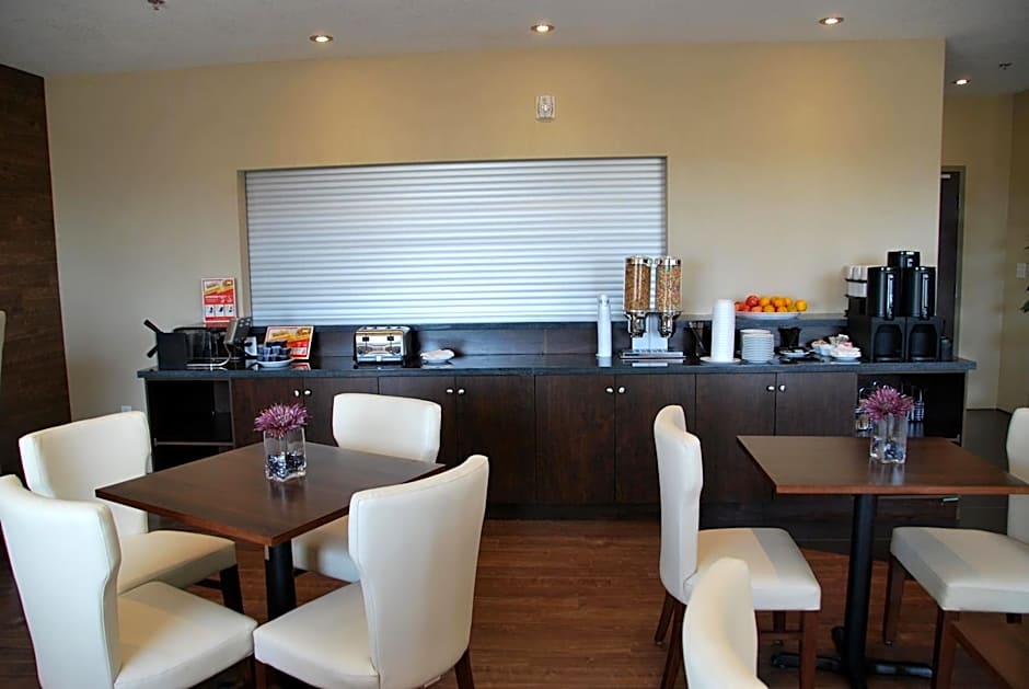 Days Inn by Wyndham Regina Airport West