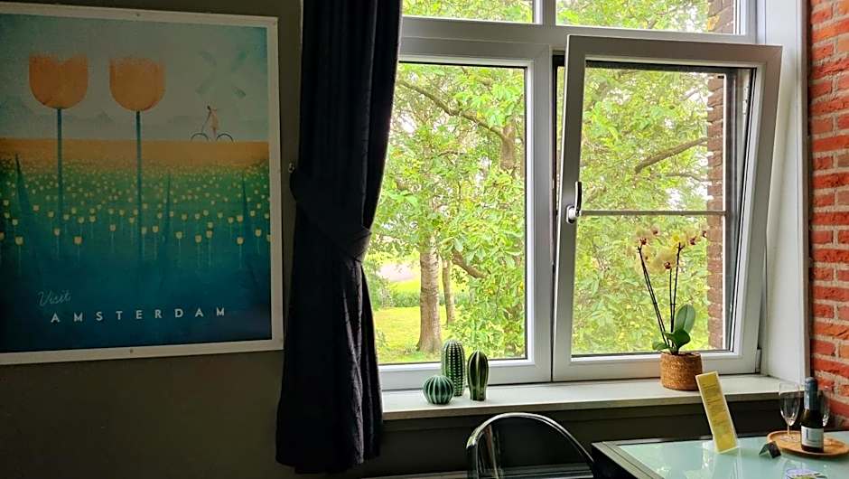 City Farmer Amsterdam a Guesthouse with free parking, Bed, Bike and Breakfast