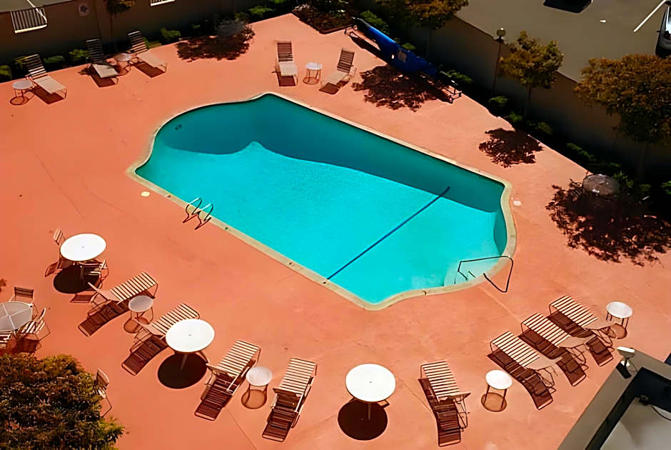 Oakland Airport Executive Hotel