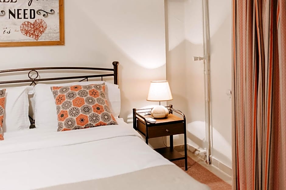 BEST HOUSE, CENTRAL APRTM., AGIOU NIKOLAOU, PATRA